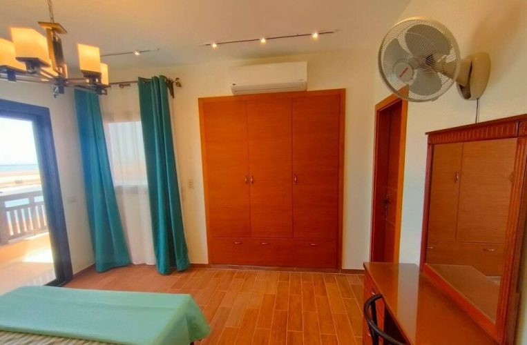 luxury half villa sea view team