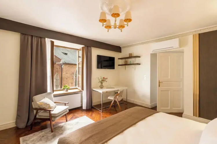 Main Square Prestige Suites -Staymoovers