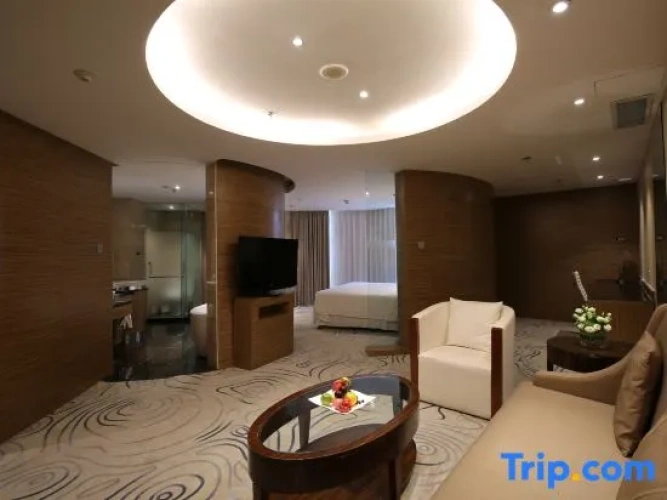 1 Bedroom Double Suite with city view