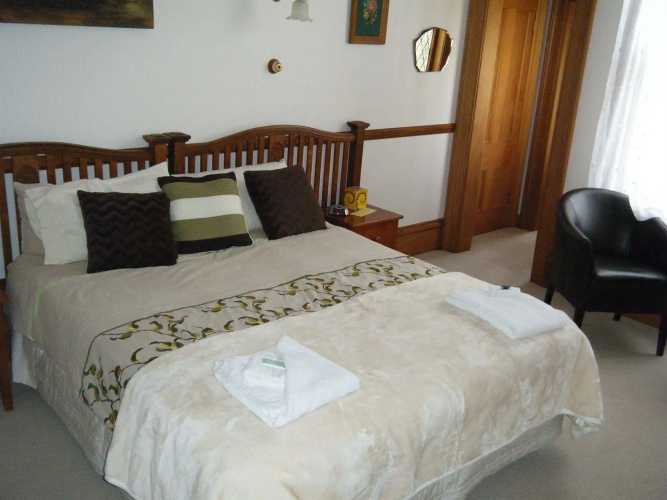 Collingwood Manor Bed & Breakfast