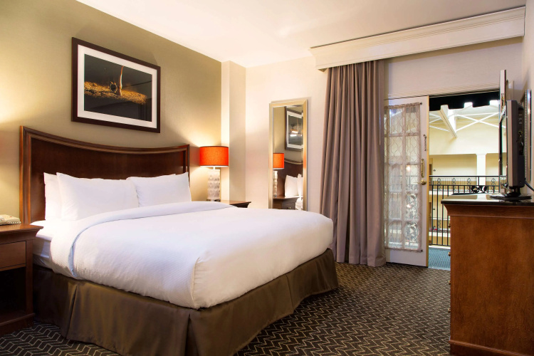 DoubleTree Suites by Hilton Hotel Lexington