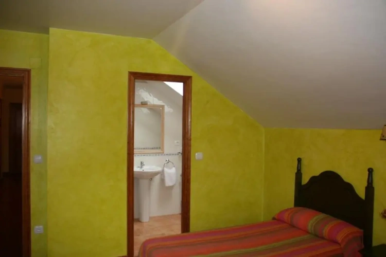Standard Triple room with mountain view