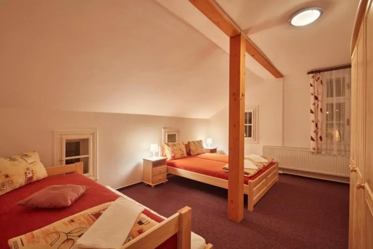 Standard Triple room