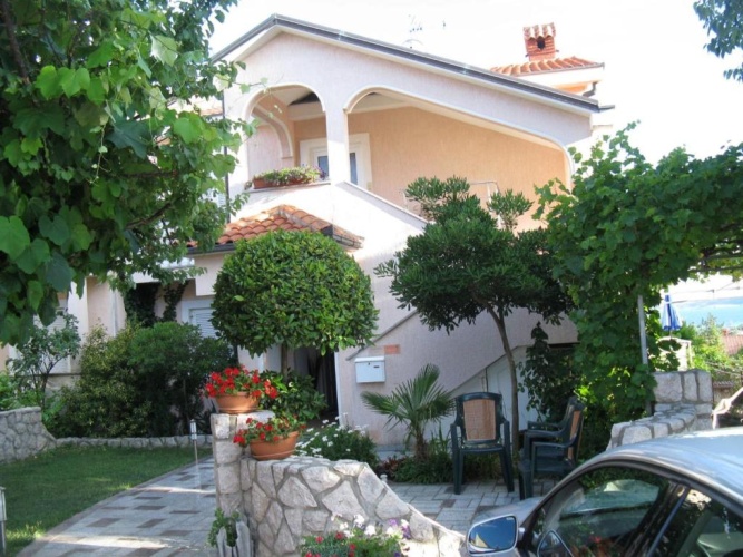 2 Bedrooms Apartment with sea view