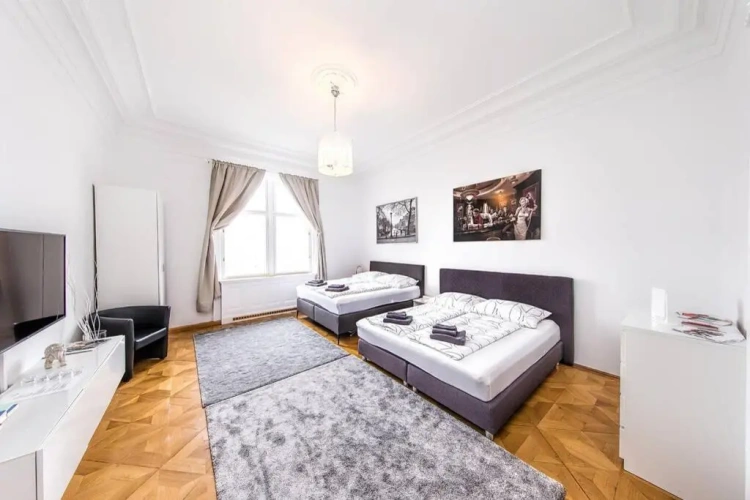 2 Bedrooms Apartment