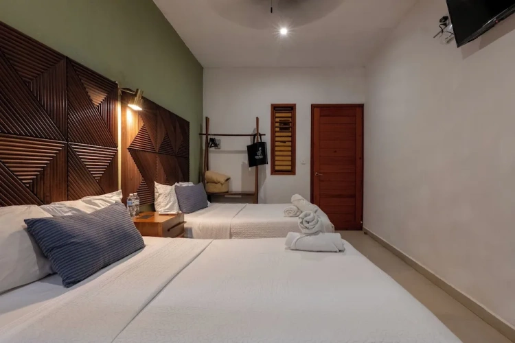 Economy Quadruple room with balcony