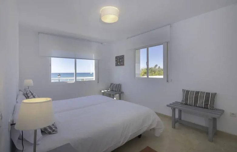 Frontline Duplex With Paradisiacal Views