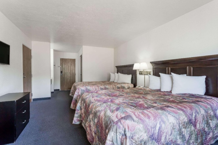 Deluxe Quadruple room