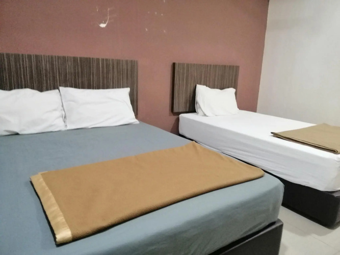 OYO 89985 Js Hotel