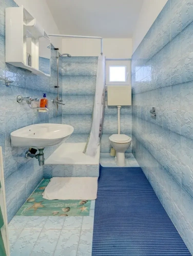 4 Bedrooms Apartment with sea view