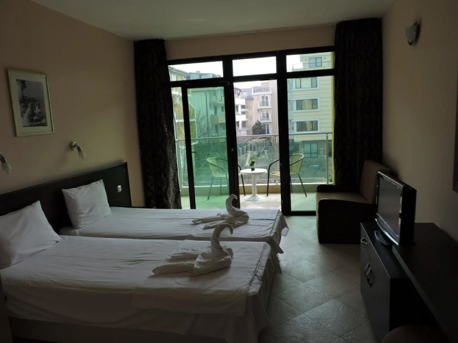 Family Hotel Eleven Moons