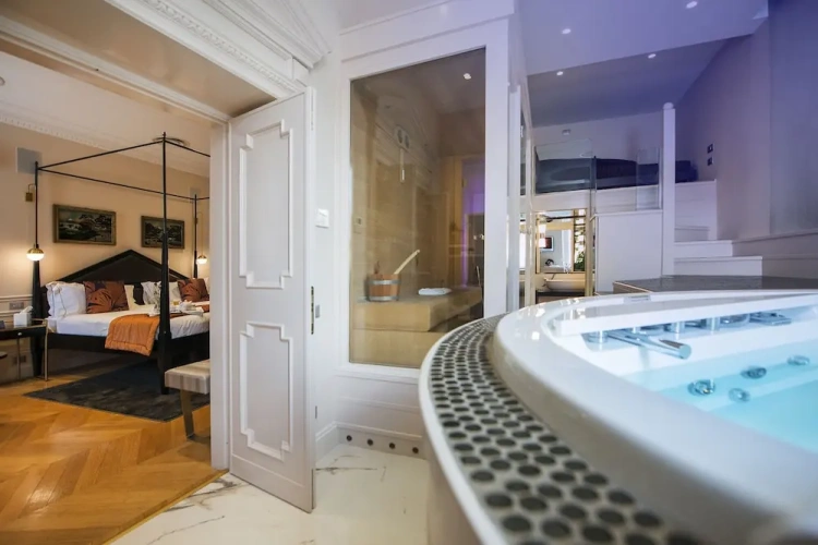 Double Suite
