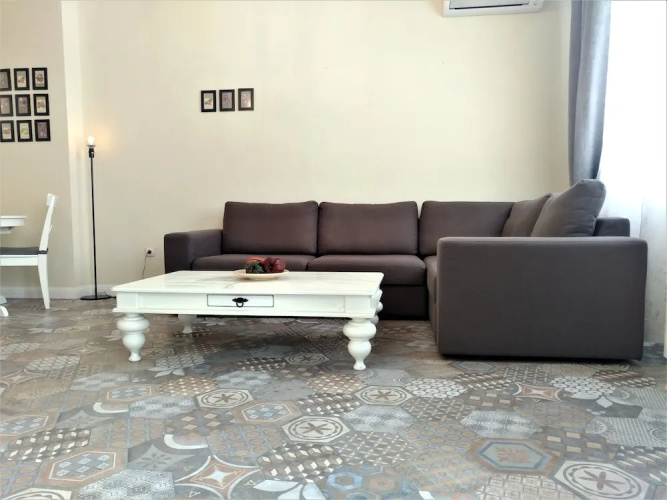 Baratero City Corner Apartments