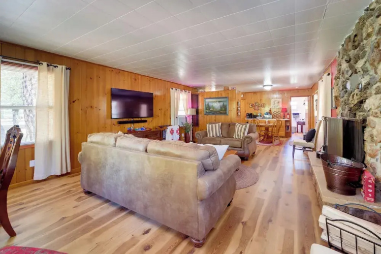 Payson Vacation Rental Cabin w/ Grill + Fire Pit!