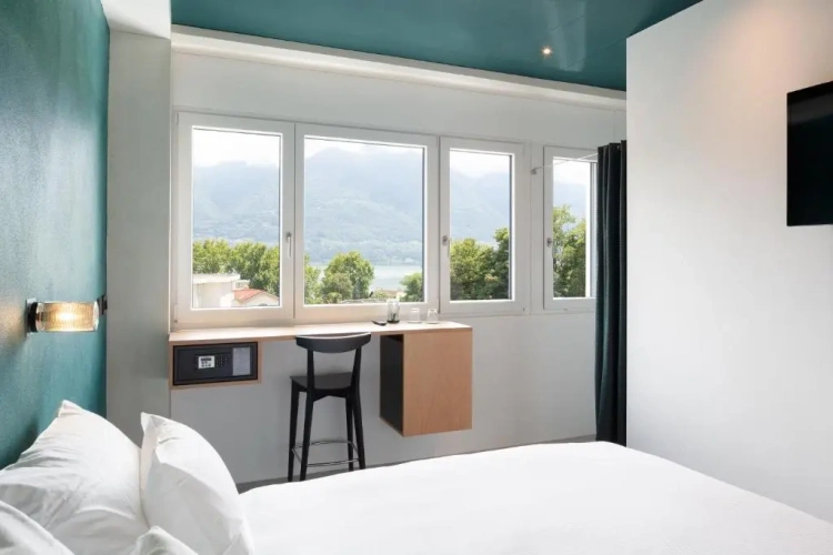 Standard Single room with lake view