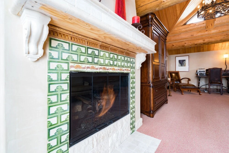 Hilltop Hideaway by Exceptional Stays