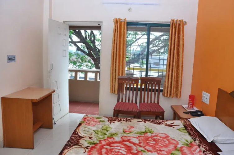 Sri Vinayaka Lodge