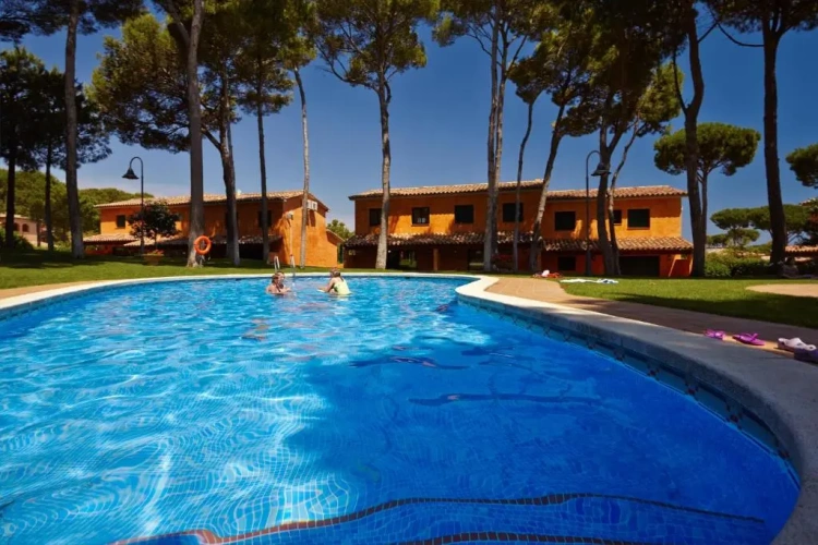 4 Bedrooms Villa