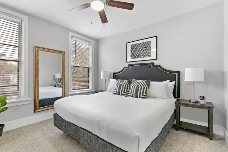 Comfortable 3BR Apt - Lincoln 03-3
