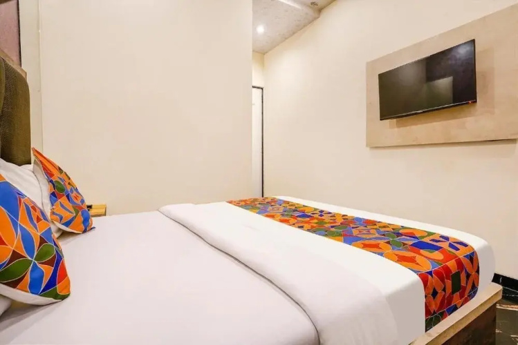 Hotel Priceless