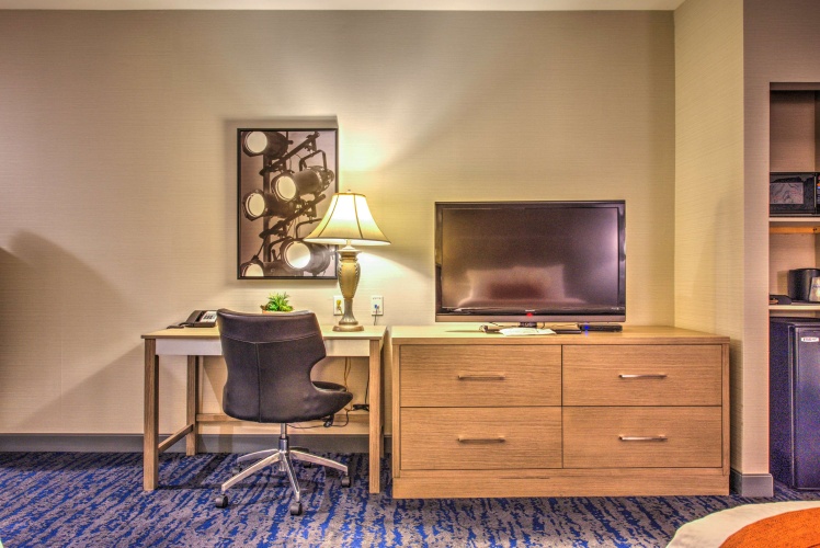 Best Western Plus Media Center Inn & Suites photo 7