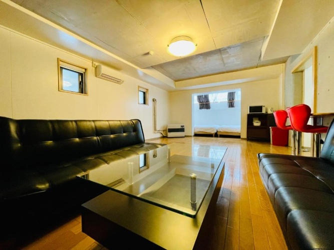 2 Bedrooms Apartment