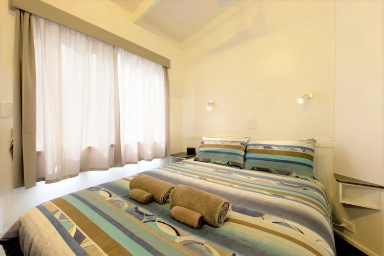 3 Bedrooms Standard Sextuple Family room with balcony