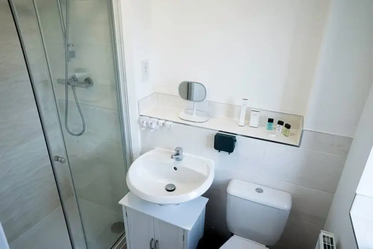 Host Stay Hewitt Close