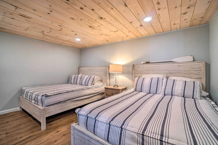 4 Bedrooms Cottage