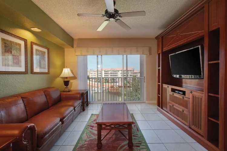Beautiful Condo Near Disney World
