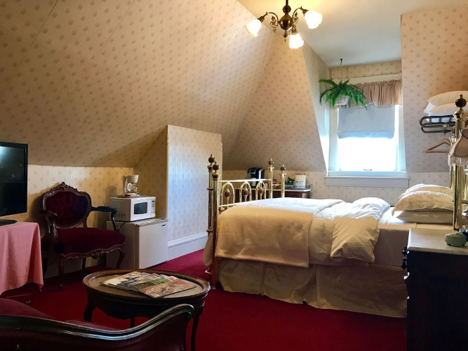 Redstone Inn And Suites