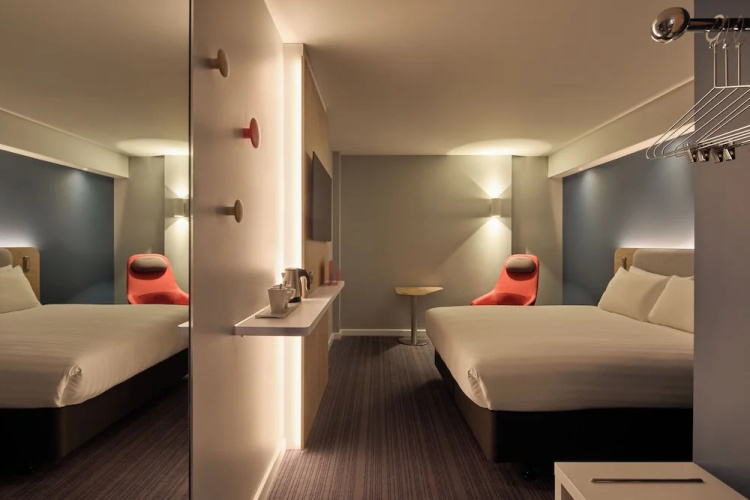Holiday Inn Express Limehouse photo 8