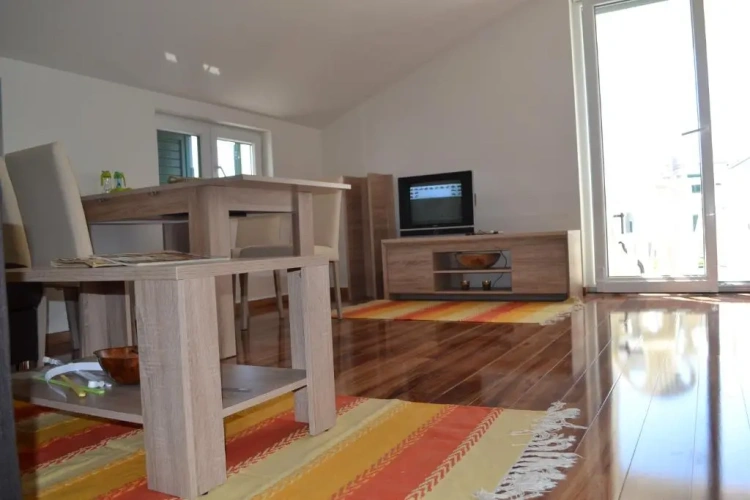 1 Bedroom Apartment with balcony and with view