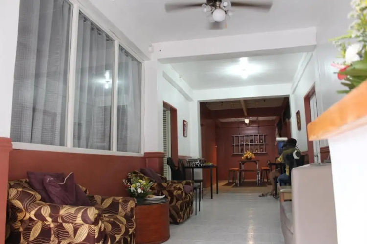 Laguno Bed and Breakfast