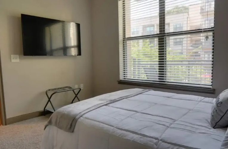 Luxury Midtown Oasis Rooftop Pool