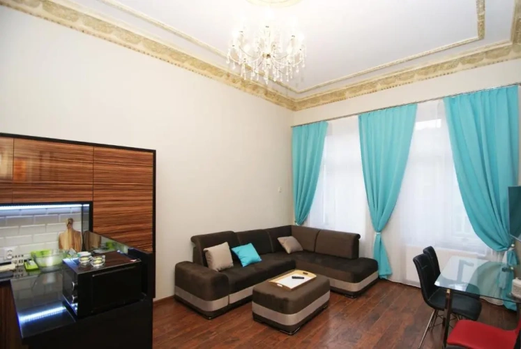 Deluxe Studio