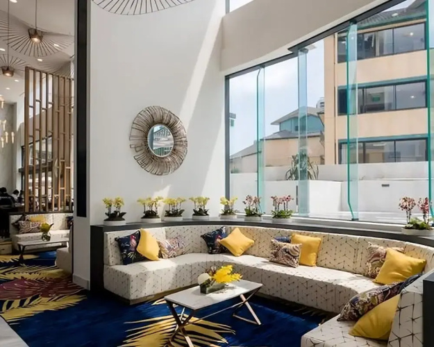 Surfers Paradise 1-bed With Stunning Views & Pool