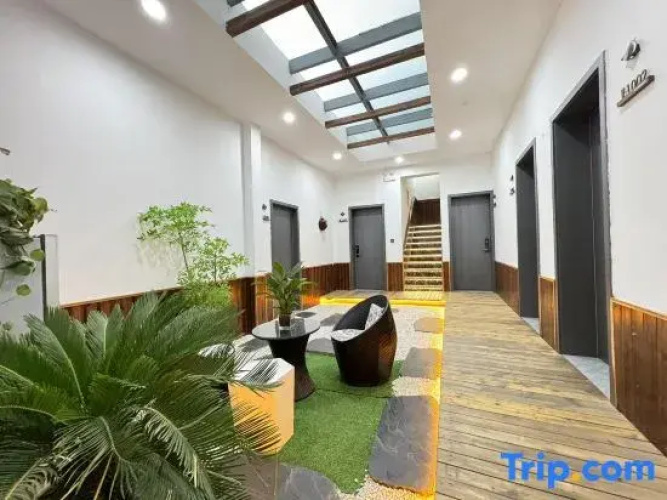Terracotta Army Theme Apartment