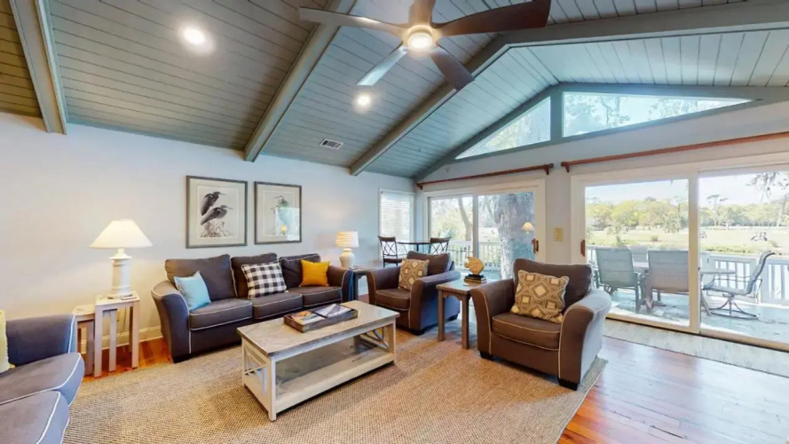 15 Promontory Ct