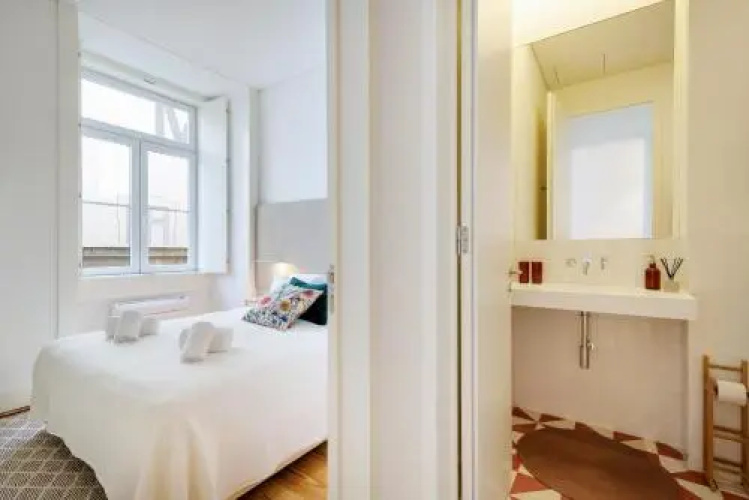 Baixa Cozy I by Lisbonne Collection