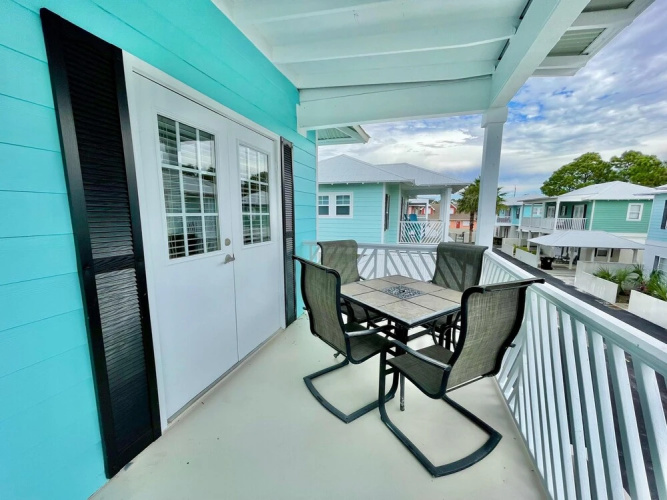 Mills Seaview Cottage by Forehand Rentals
