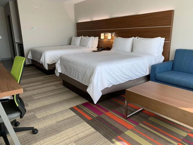 Holiday Inn Express & Suites Moore by IHG