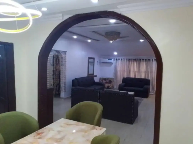 House - Sleeps 6 & Free Parking