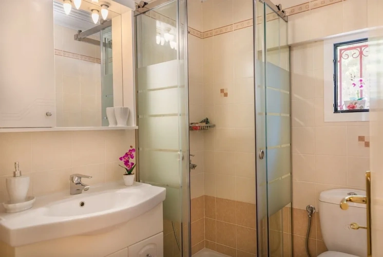 3 Bedrooms Villa