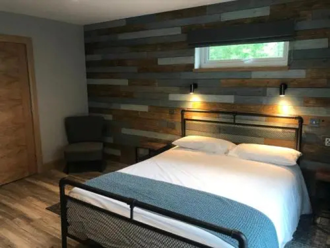 Inchree Rooms & Chalets