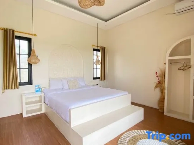 2 Bedrooms Villa