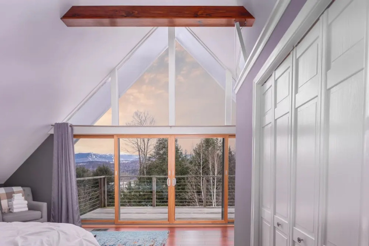 Classic Stowe Ski 3 Bedroom Chalet by RedAwning