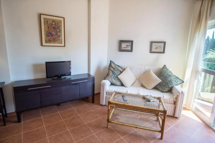 Skol 329 – Spacious Beachfront Studio with Sea Views