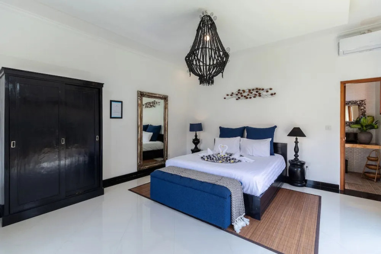 3 Bedrooms Luxury Villa