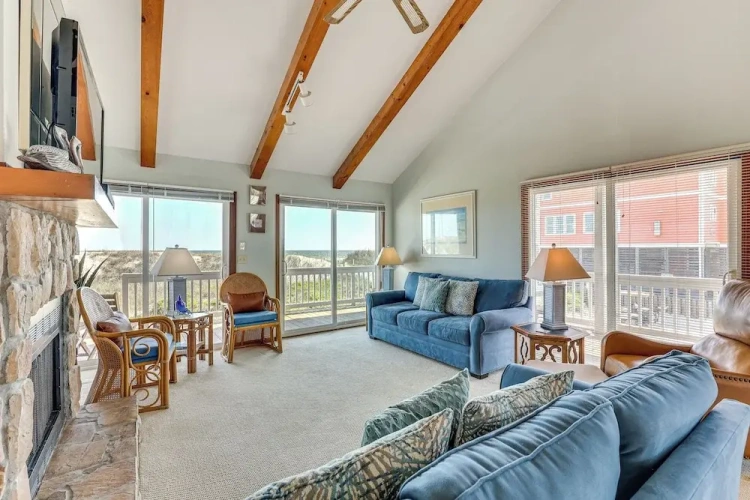 4 Bedrooms Cottage